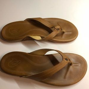 OluKai women’s flip flops
